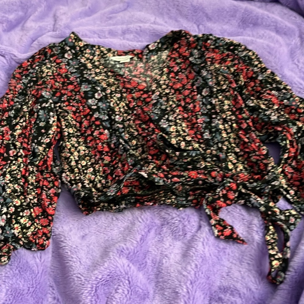 American Eagle Outfitters Floral Top - Black, Red, Pink